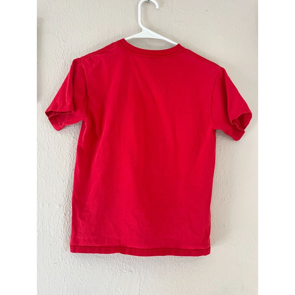 Cotton t shirt, short sleeved.